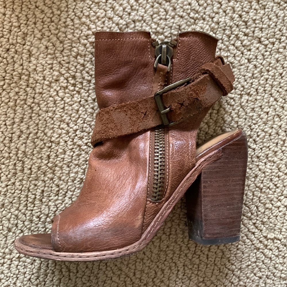 Dolce Vita Booties